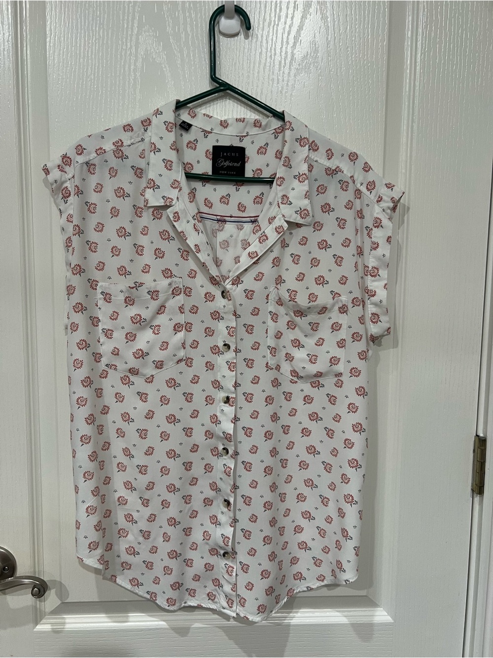 Jachs Floral Print Short-Sleeve Button-Up Blouse in White and Rose